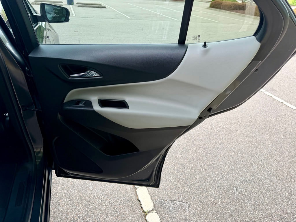 2020 Chevrolet Equinox LT - Photo 25