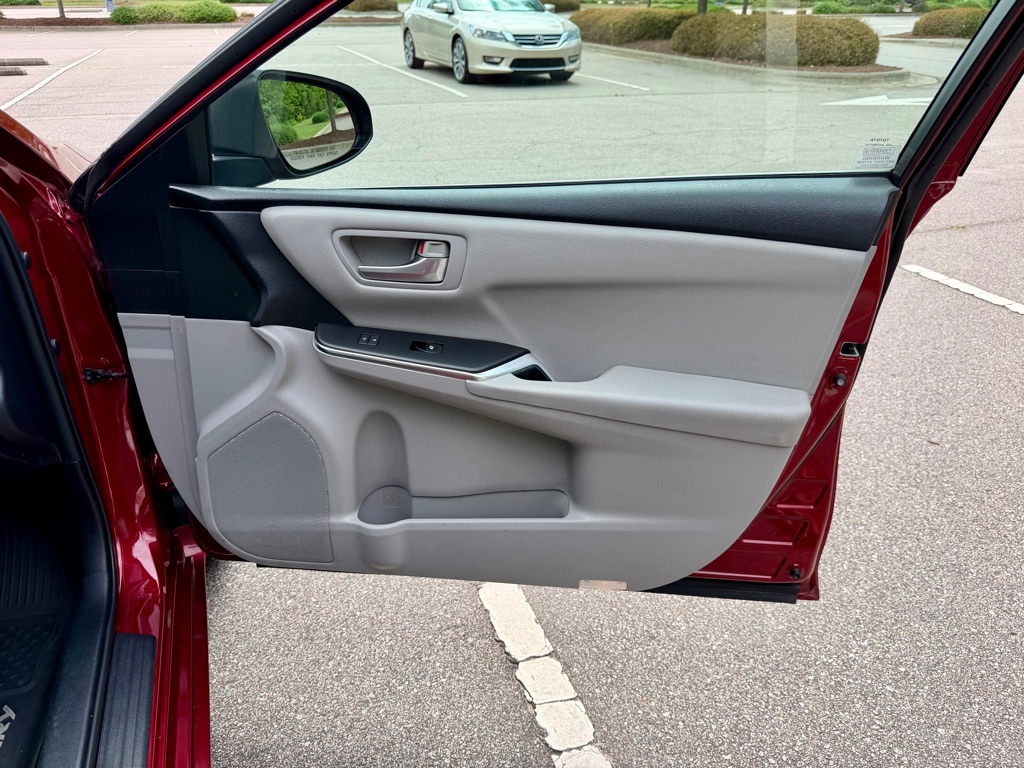 2016 Toyota Camry Special Edition - Photo 27