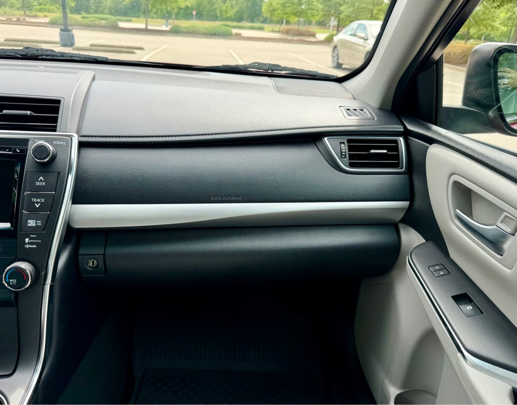 2016 Toyota Camry Special Edition - Photo 20