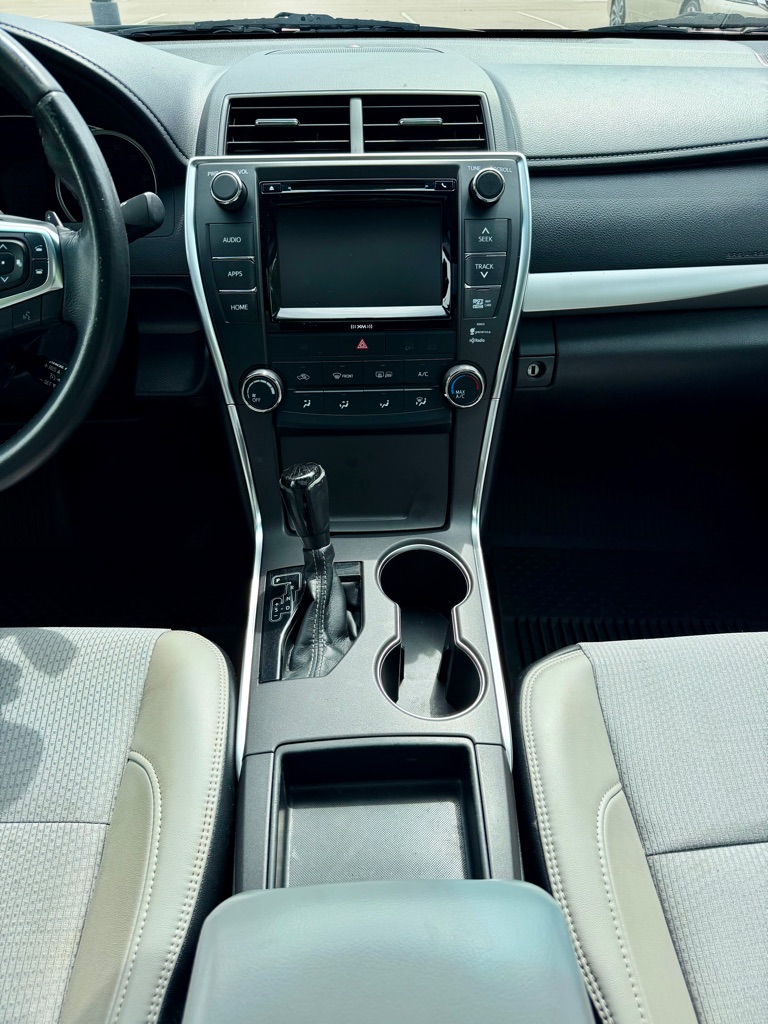 2016 Toyota Camry Special Edition - Photo 19
