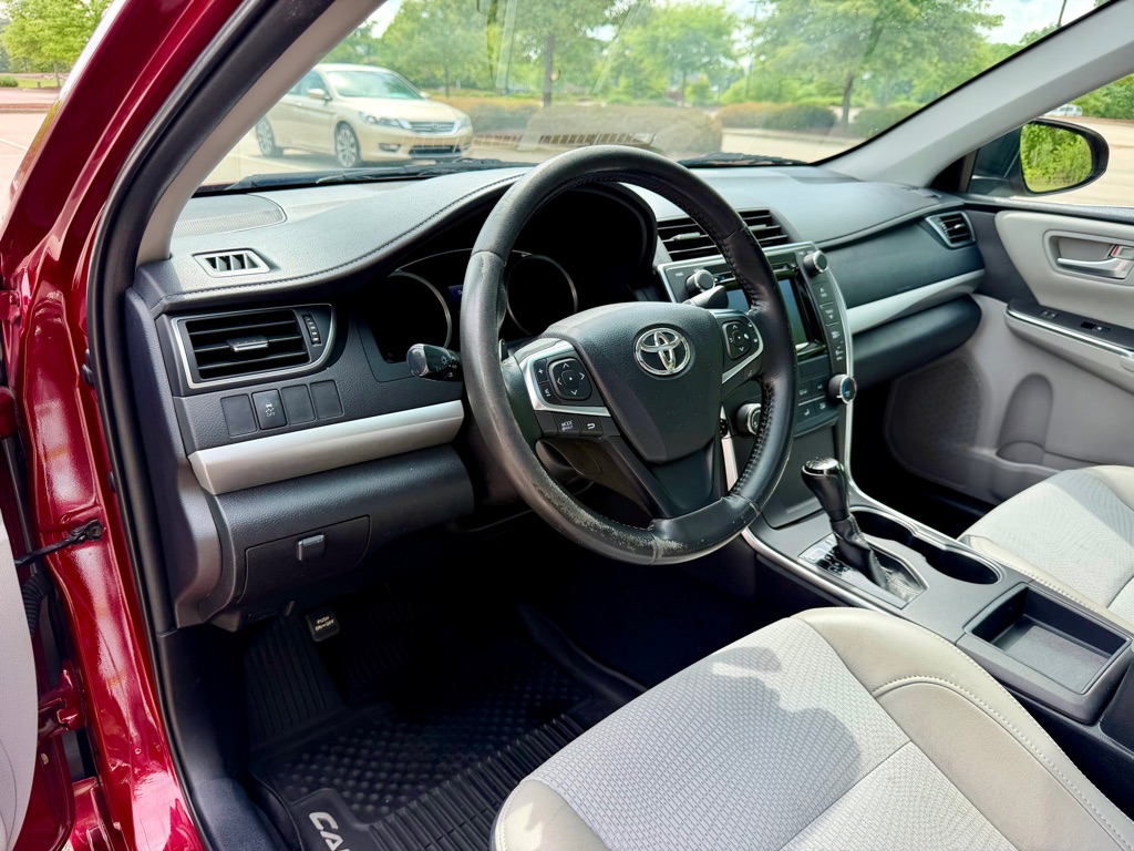 2016 Toyota Camry Special Edition - Photo 11