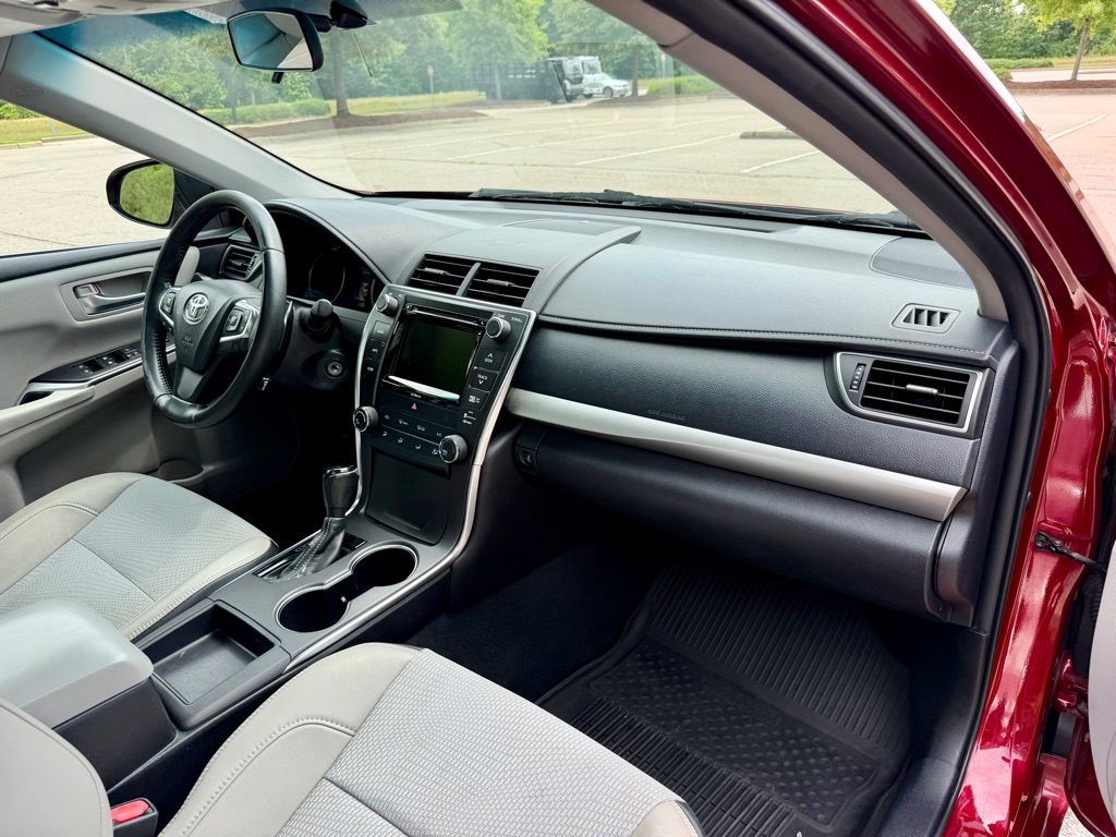 2016 Toyota Camry Special Edition - Photo 26