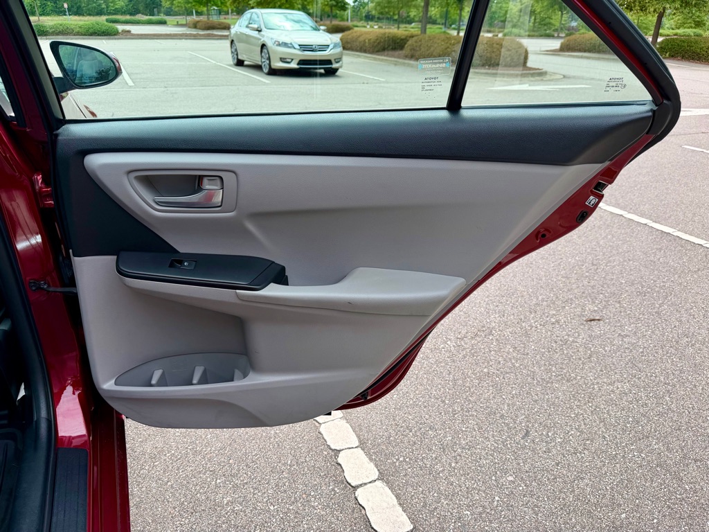 2016 Toyota Camry Special Edition - Photo 23