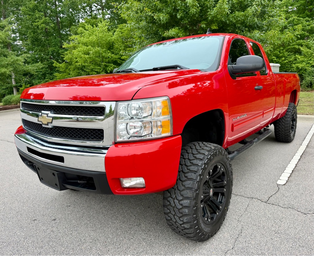 2011 Chevrolet Silverado 1500 LT 4X4 Extended Cab LWB's photo