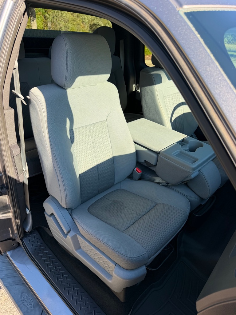 Photo 16 of this FORD F150