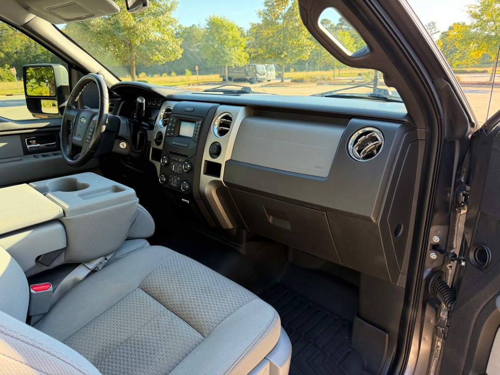 Photo 17 of this FORD F150