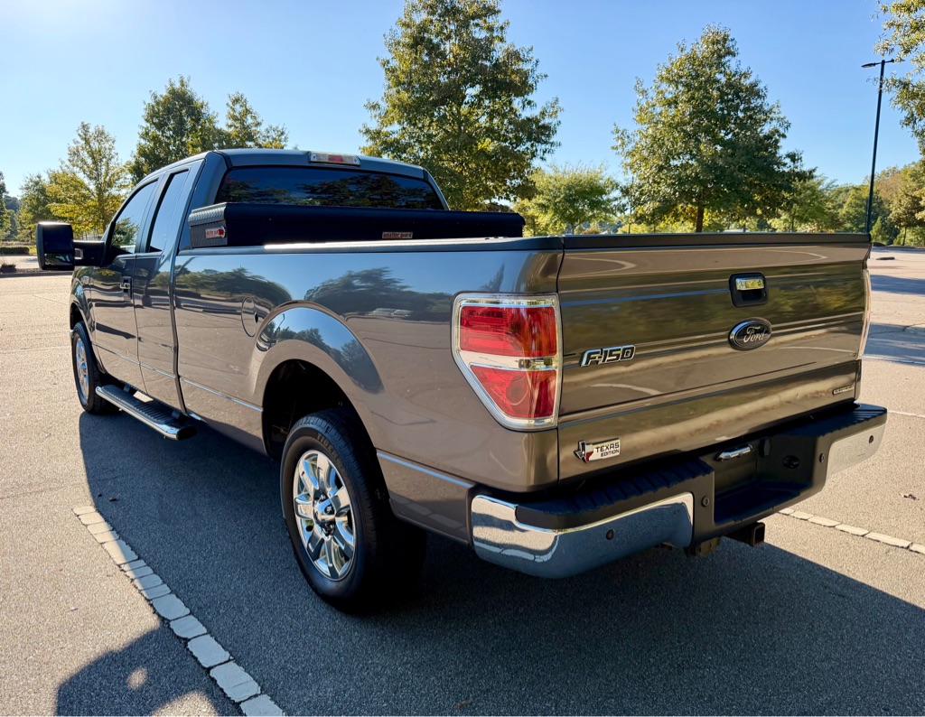 Photo 7 of this FORD F150