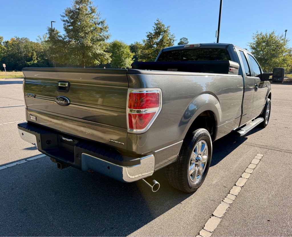 Photo 5 of this FORD F150