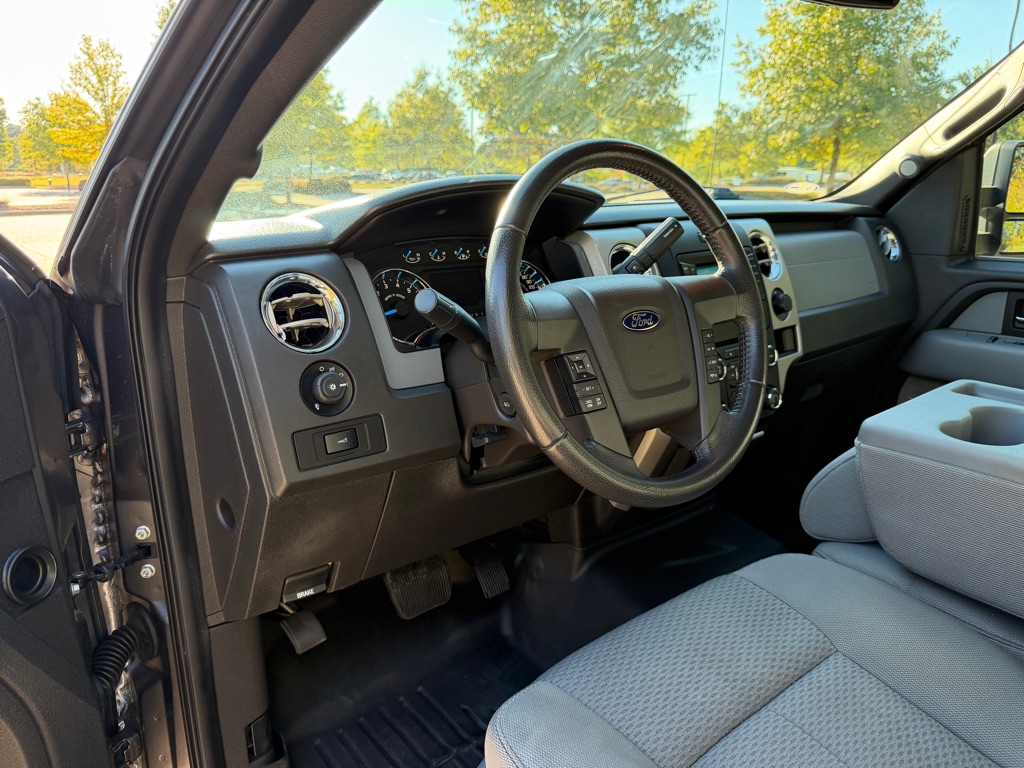 Photo 12 of this FORD F150
