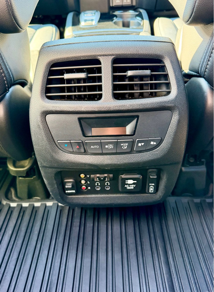 Photo 19 of this HONDA PILOT