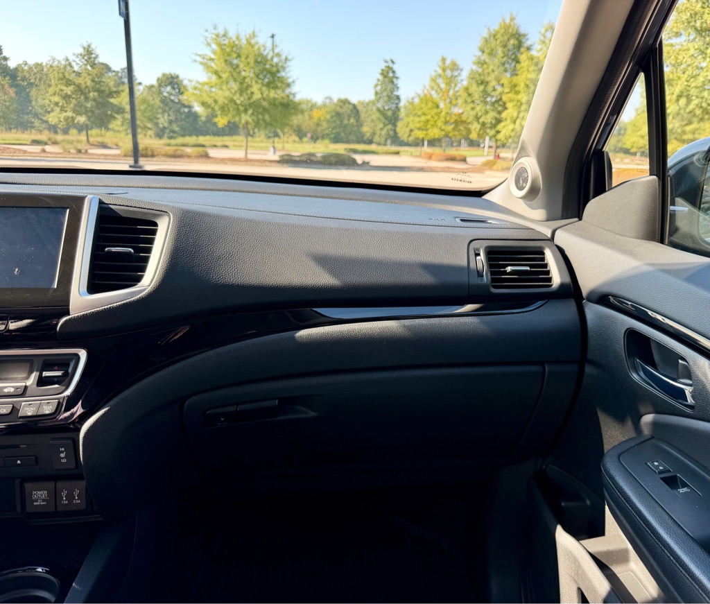 Photo 24 of this HONDA PILOT