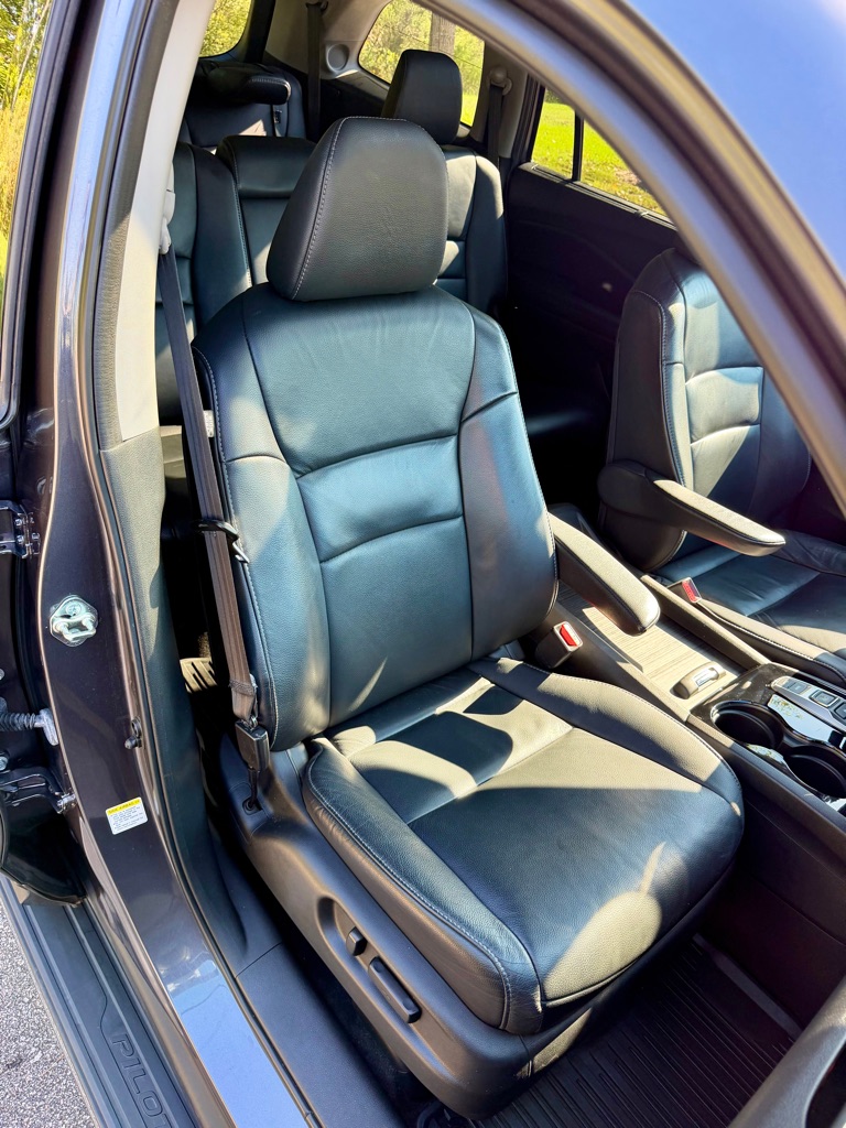 Photo 30 of this HONDA PILOT