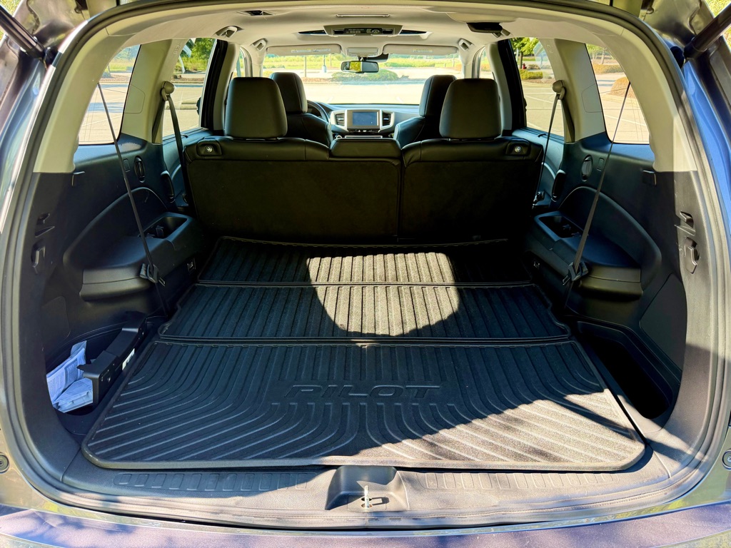 Photo 33 of this HONDA PILOT