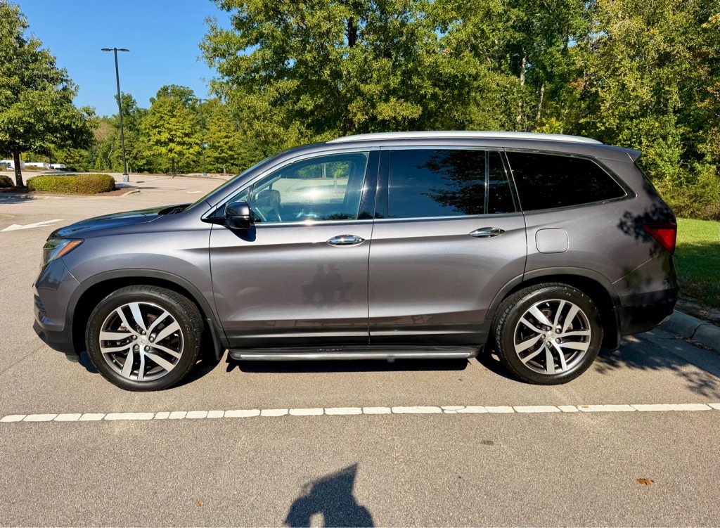 Photo 8 of this HONDA PILOT