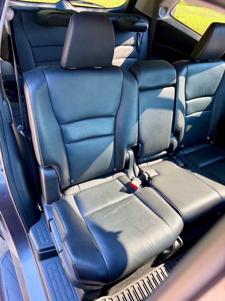 Photo 26 of this HONDA PILOT