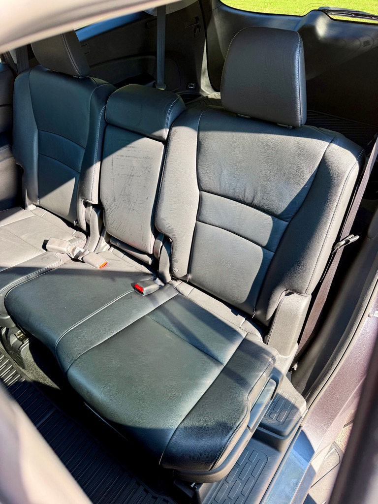 Photo 15 of this HONDA PILOT