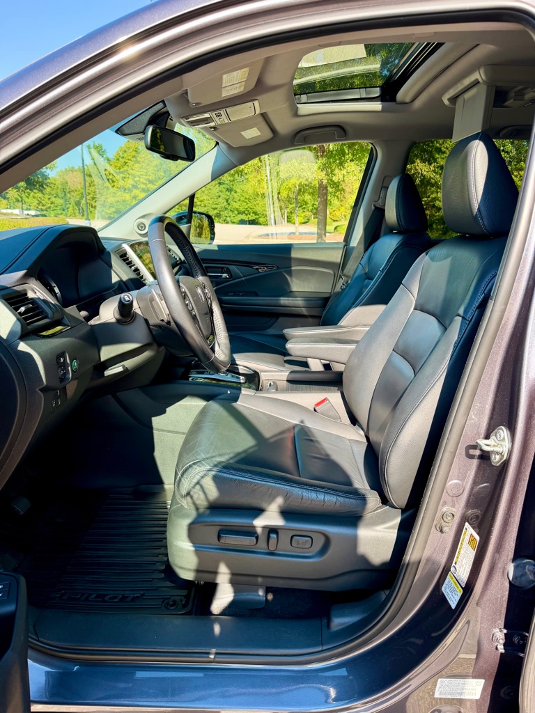 Photo 10 of this HONDA PILOT