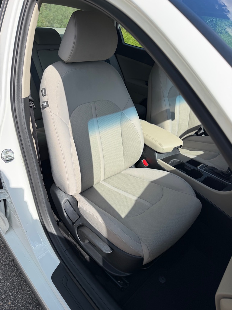 Photo 27 of this KIA OPTIMA