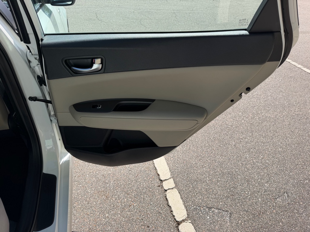 Photo 25 of this KIA OPTIMA