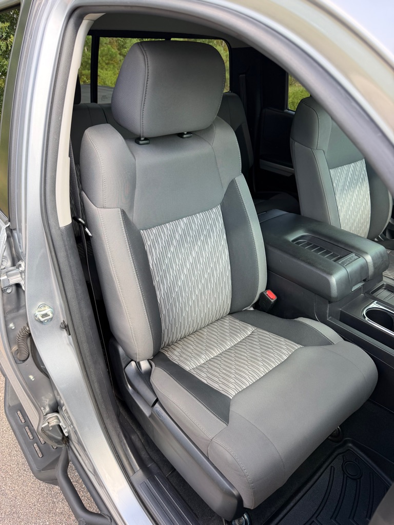 Photo 27 of this TOYOTA TUNDRA