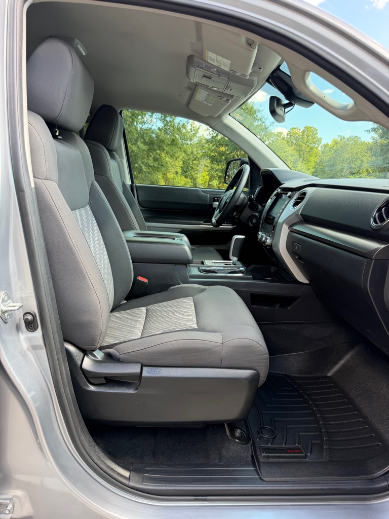 Photo 26 of this TOYOTA TUNDRA