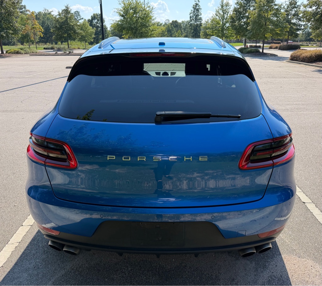 Photo 6 of this PORSCHE MACAN