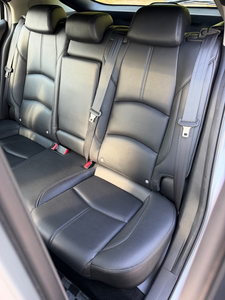 Photo 15 of this MAZDA 3