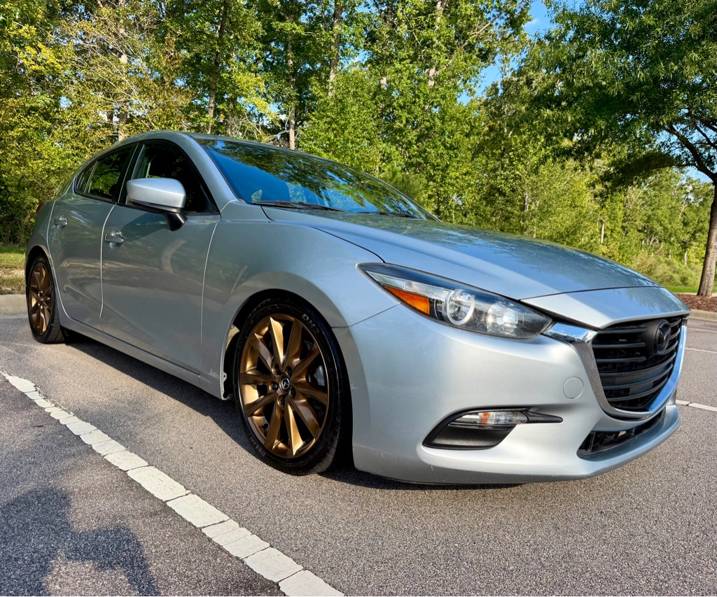 Photo 3 of this MAZDA 3