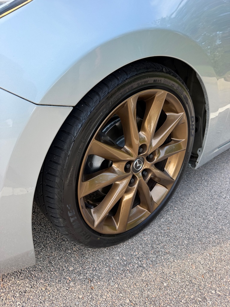 Photo 9 of this MAZDA 3