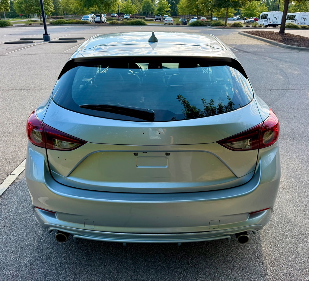 Photo 6 of this MAZDA 3