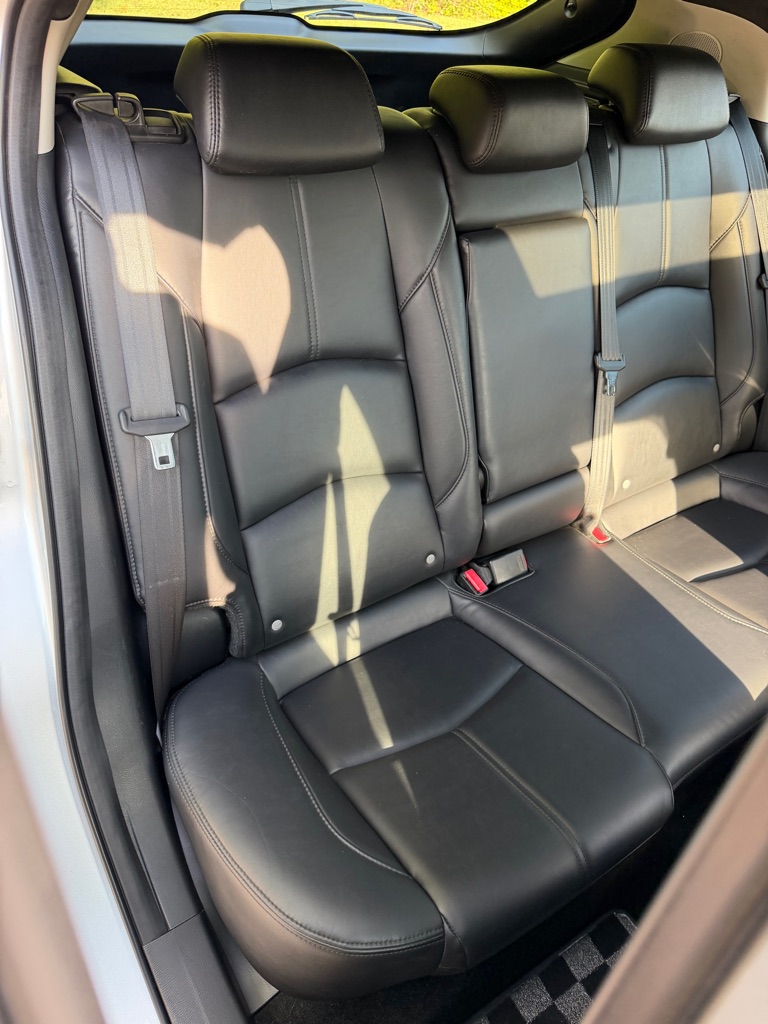 Photo 22 of this MAZDA 3