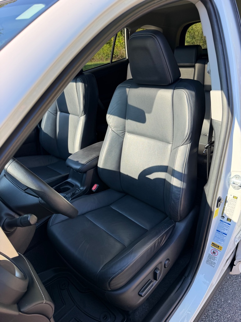 Photo 11 of this TOYOTA RAV4