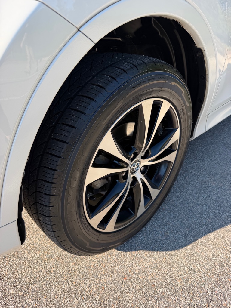Photo 9 of this TOYOTA RAV4