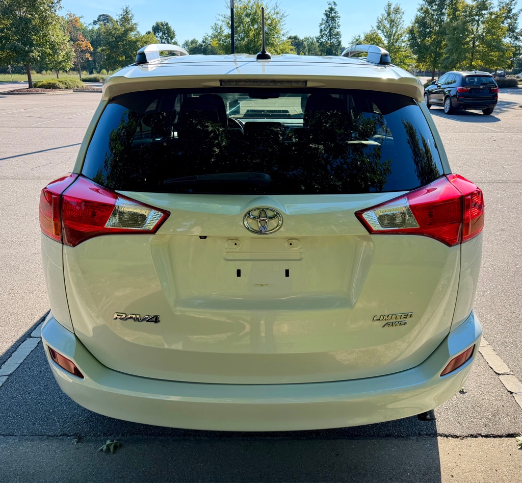 Photo 6 of this TOYOTA RAV4