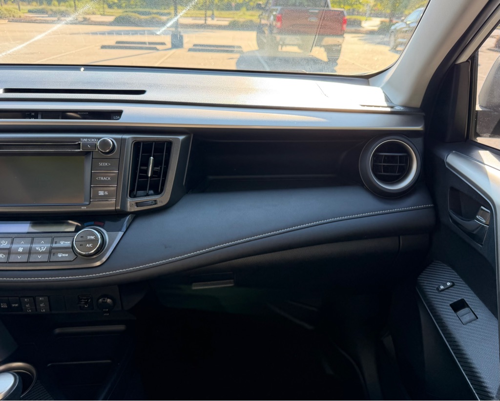 Photo 21 of this TOYOTA RAV4