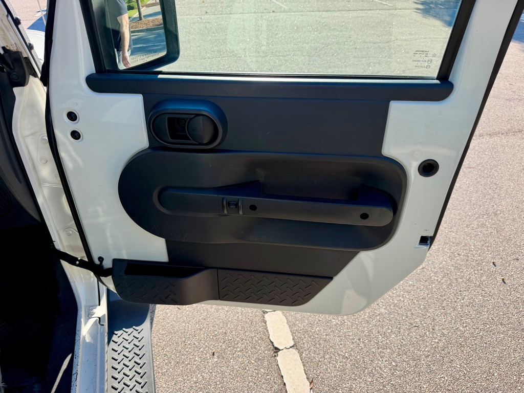 Photo 27 of this JEEP WRANGLER UNLIMI