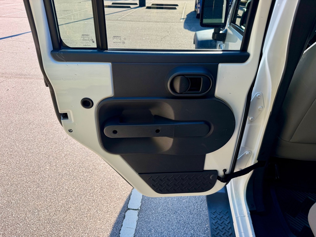 Photo 16 of this JEEP WRANGLER UNLIMI
