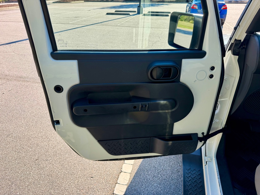 Photo 13 of this JEEP WRANGLER UNLIMI