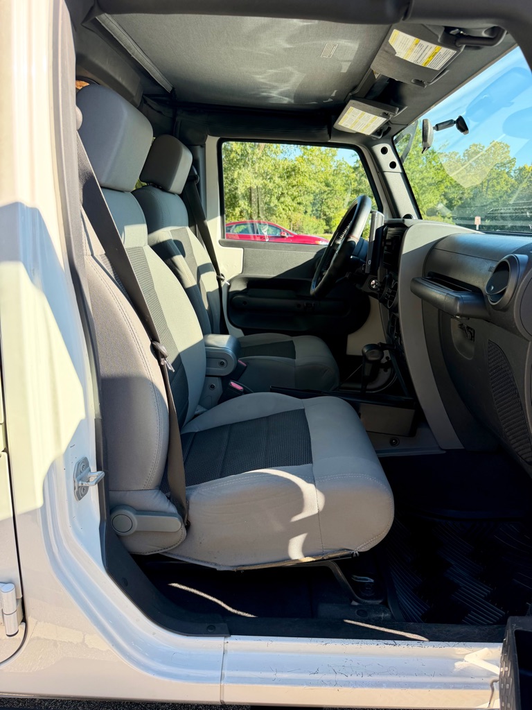 Photo 24 of this JEEP WRANGLER UNLIMI
