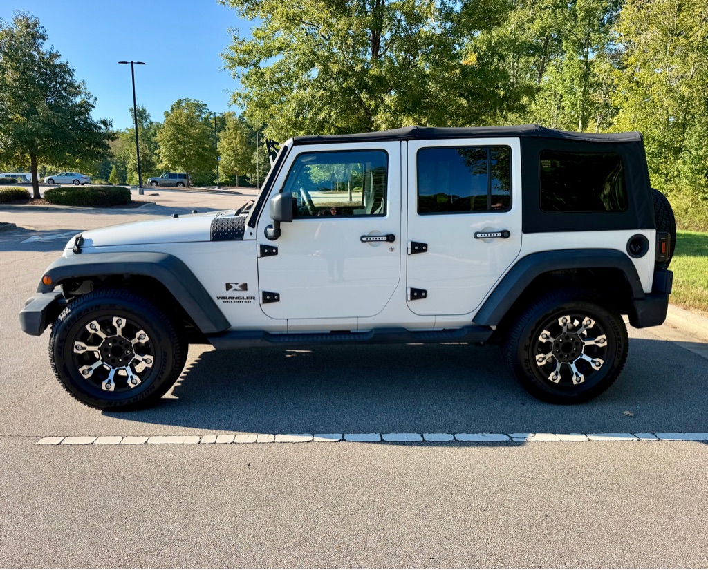 Photo 8 of this JEEP WRANGLER UNLIMI
