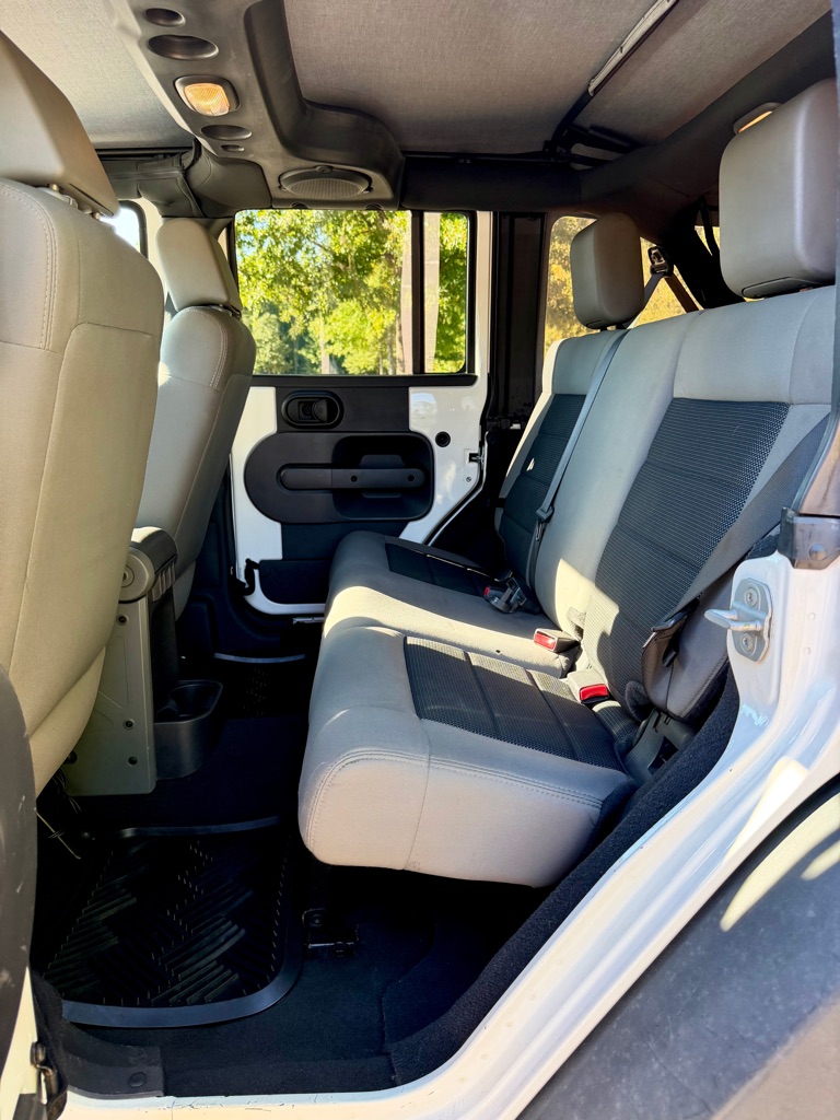 Photo 14 of this JEEP WRANGLER UNLIMI