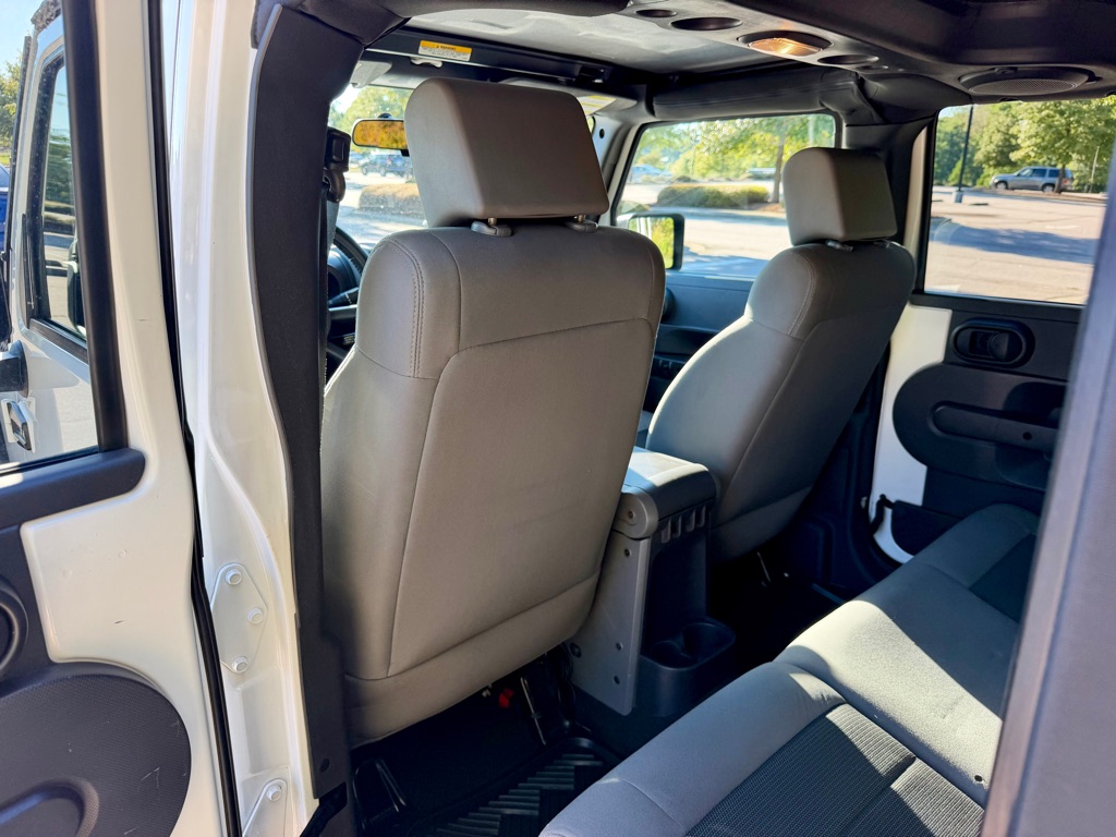 Photo 15 of this JEEP WRANGLER UNLIMI