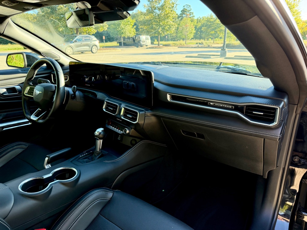 Photo 17 of this FORD MUSTANG GT