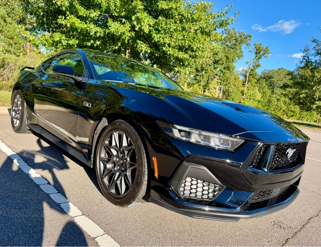 Photo 3 of this FORD MUSTANG GT