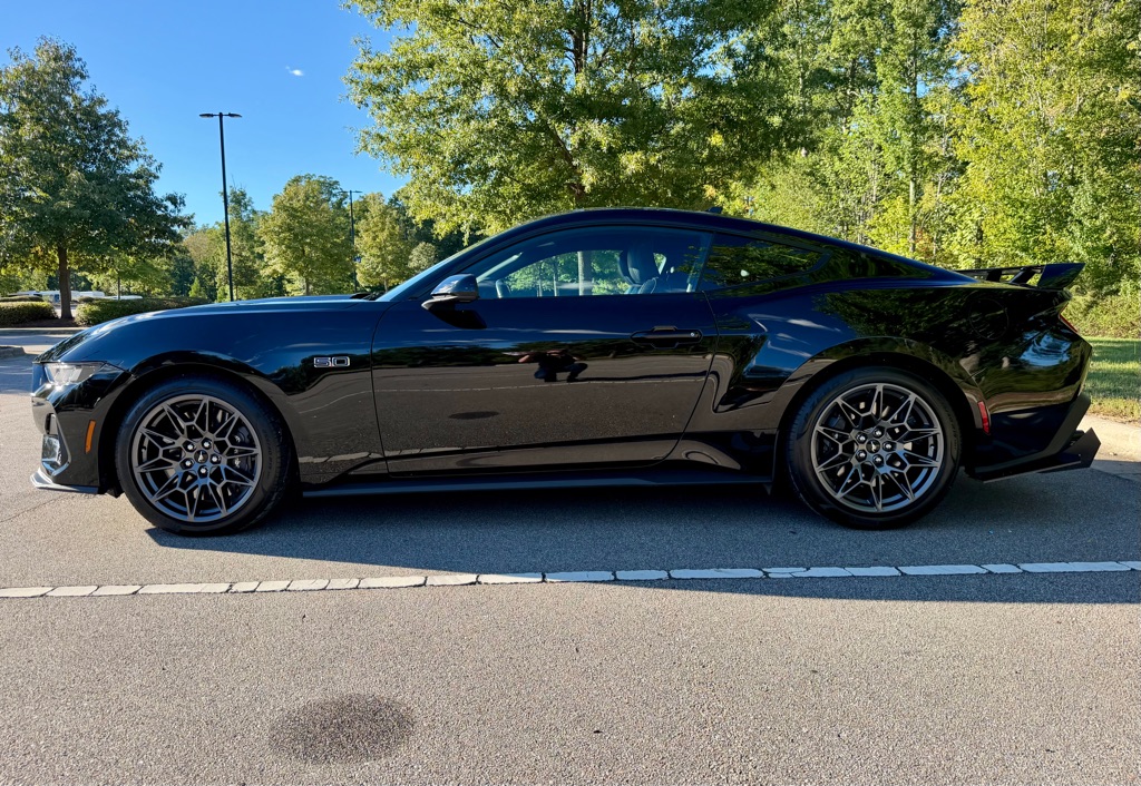 Photo 8 of this FORD MUSTANG GT