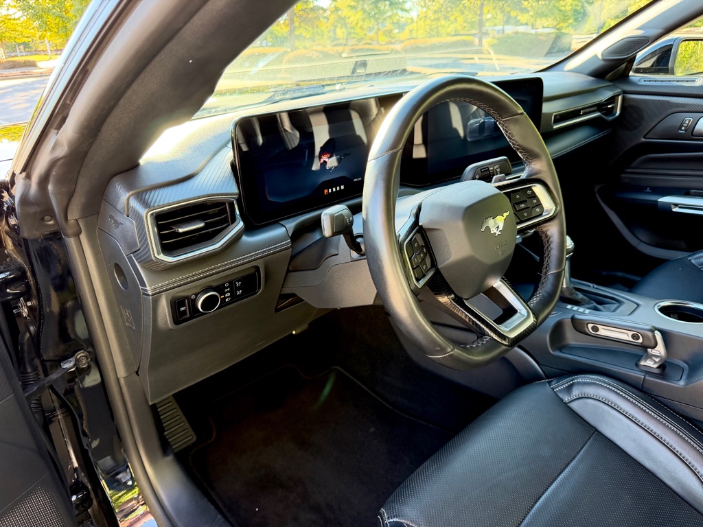 Photo 12 of this FORD MUSTANG GT
