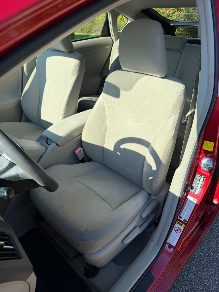 Photo 11 of this TOYOTA PRIUS