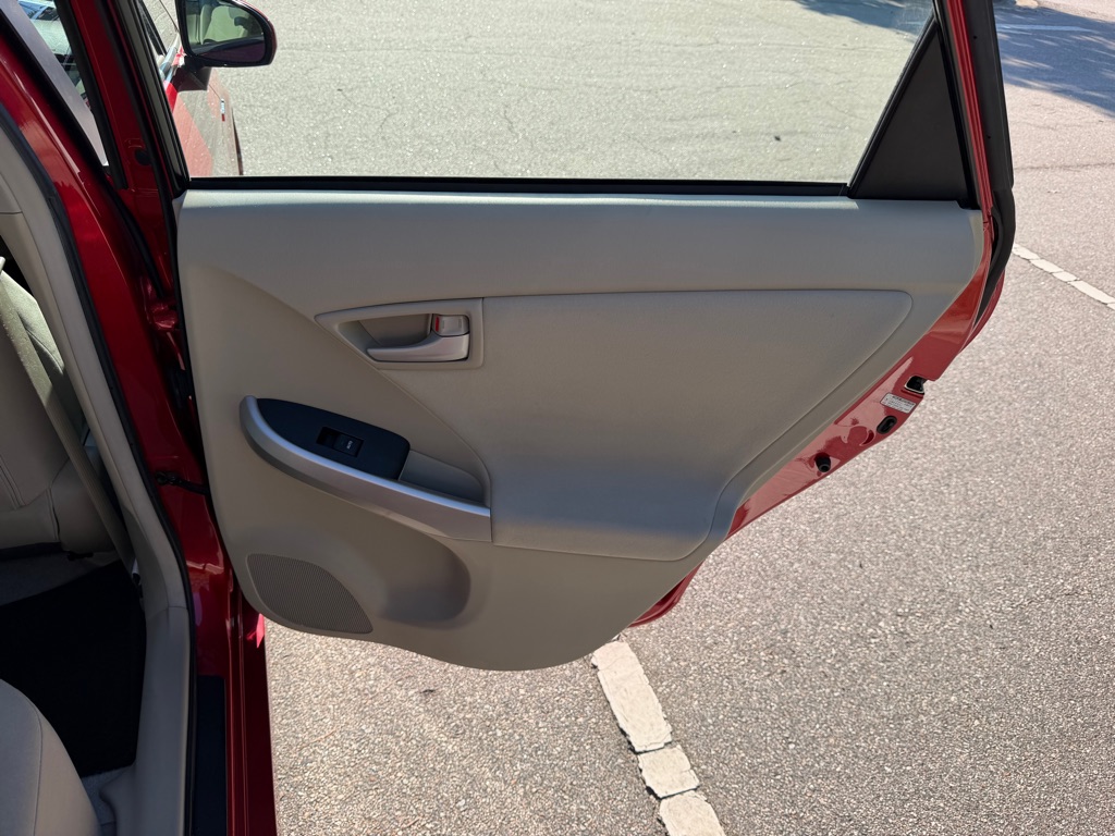 Photo 24 of this TOYOTA PRIUS