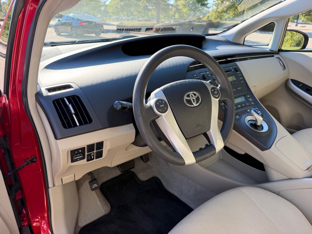 Photo 12 of this TOYOTA PRIUS
