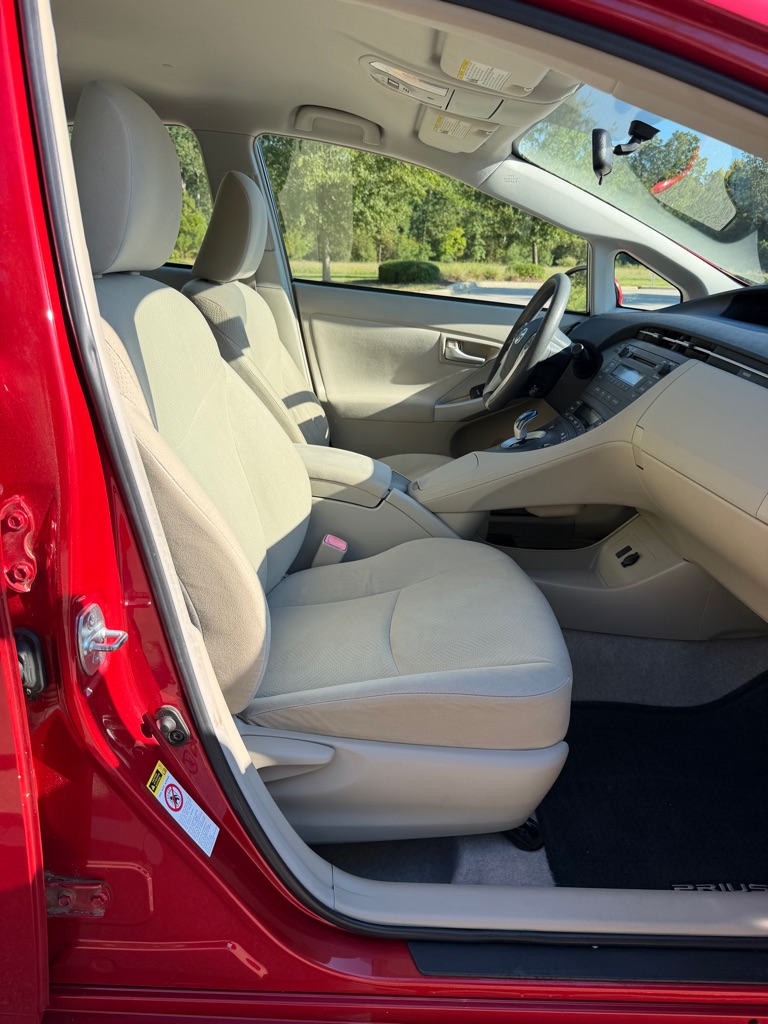 Photo 25 of this TOYOTA PRIUS
